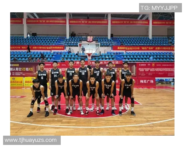 南京篮球队精英赛精彩配合分析展现团队默契与战术执行力