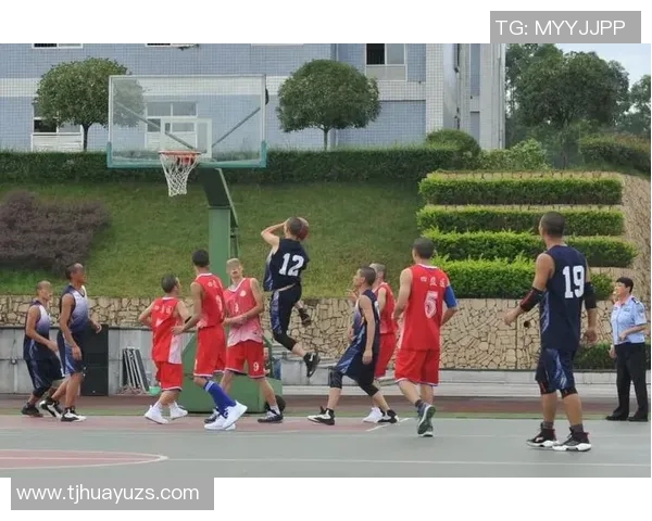 成都攀岩队创新盯防策略助力运动员提升竞技水平与安全保障 成都攀岩队创新盯防策略助力运动员提升竞技水平与安全保障