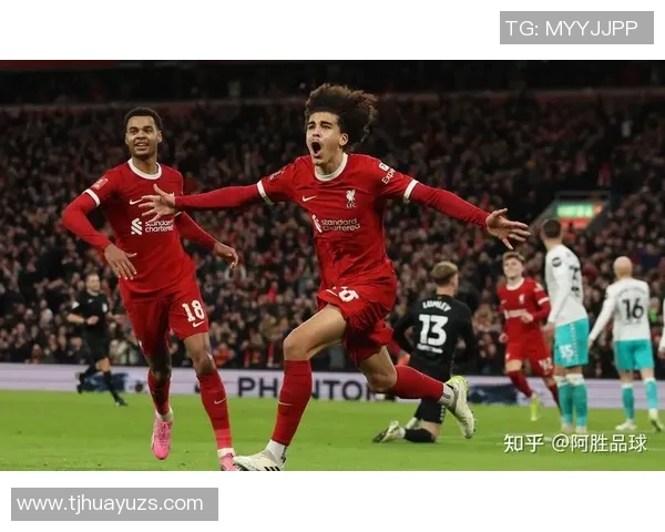 利物浦与巴黎精彩对决全场回放重温比赛精彩瞬间与战术分析